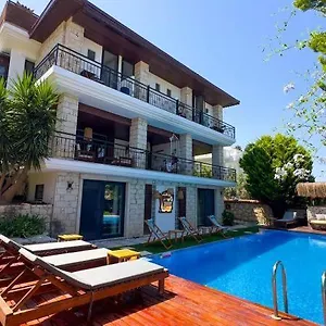 https://villa-mila-otel-alacati.aegeanhotels.net